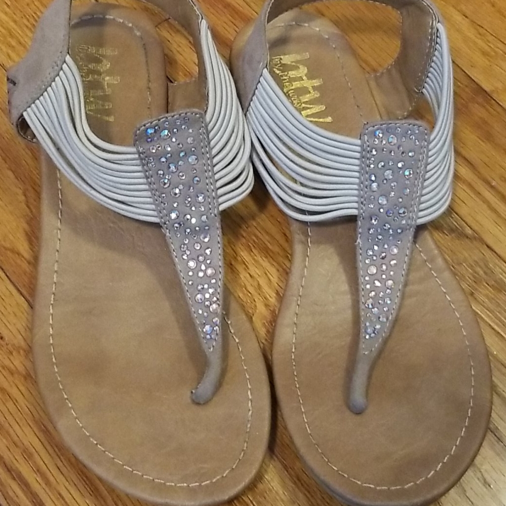 💛By The Way sandals💛